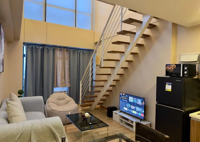 Gramercy Residences Elegant With Balcony View *