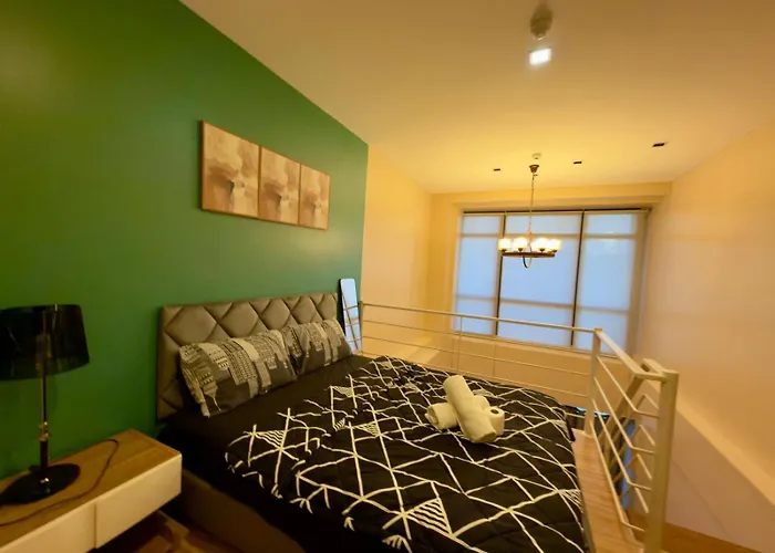 Gramercy Residences Elegant With Balcony View *
