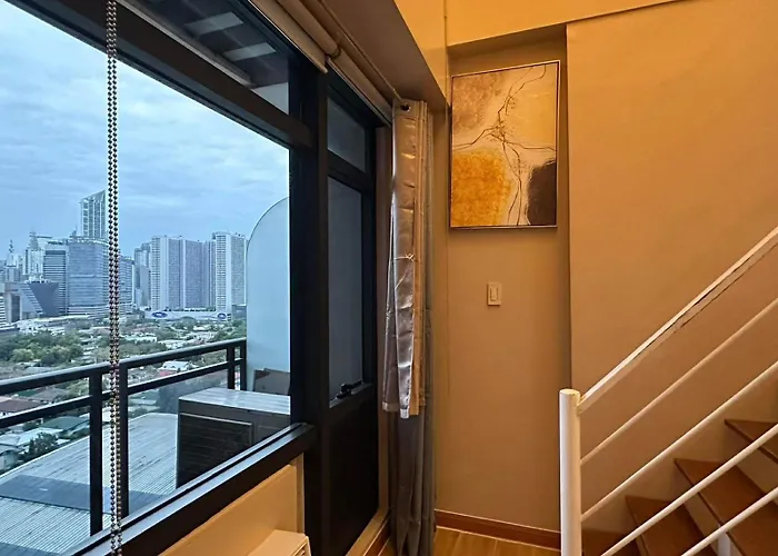 Gramercy Residences Elegant With Balcony View *