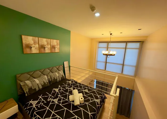 Gramercy Residences Elegant With Balcony View *