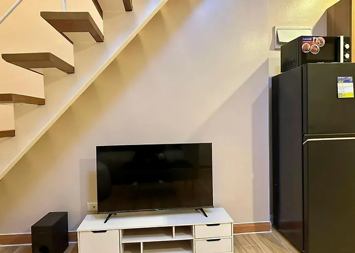 Gramercy Residences Elegant With Balcony View 公寓式飯店