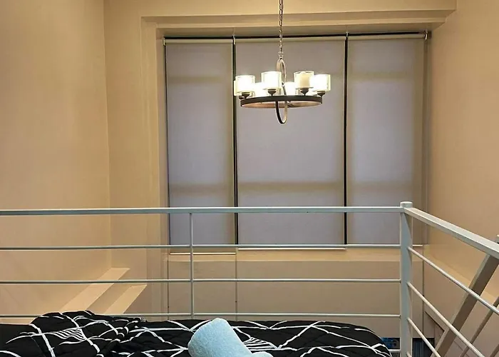 Gramercy Residences Elegant With Balcony View 公寓式飯店 *